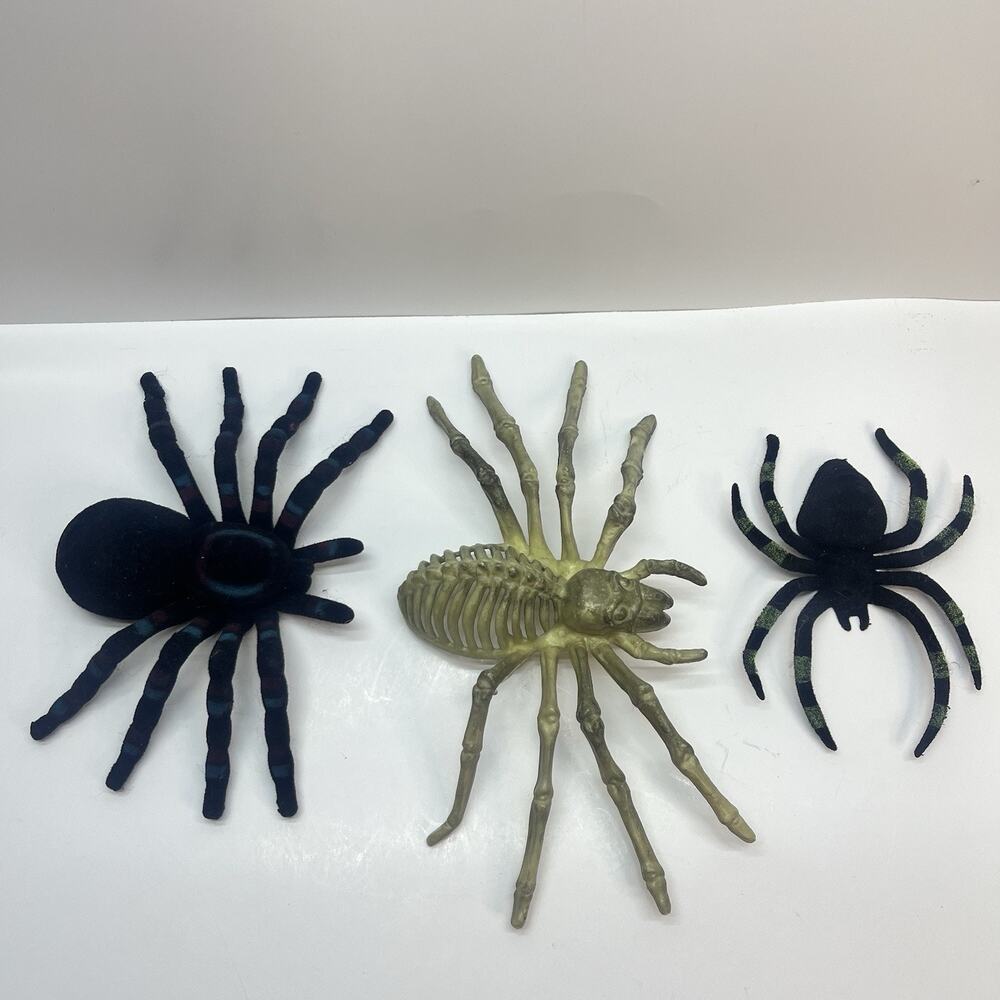 halloween‎ toy spiders tarantula spooky creepy decor skeleton fuzzy